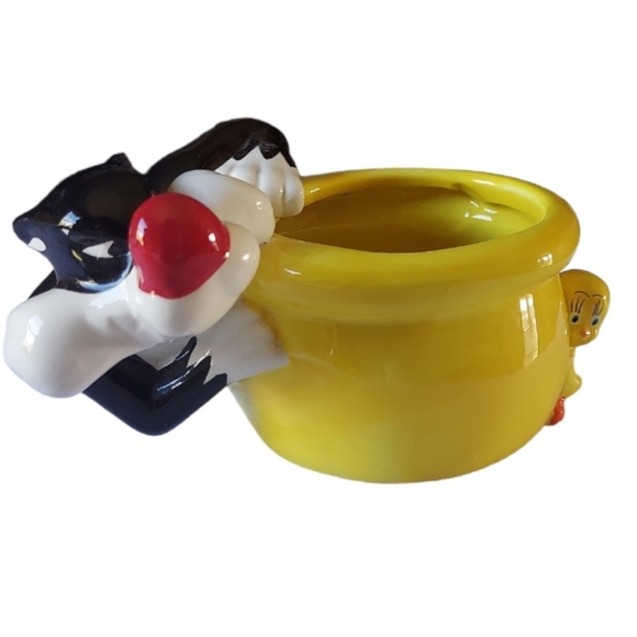 Vintage Warner Bros Looney Tunes Sylvester & Tweety Bird Yellow Ceramic Planter - Picture 3 of 7